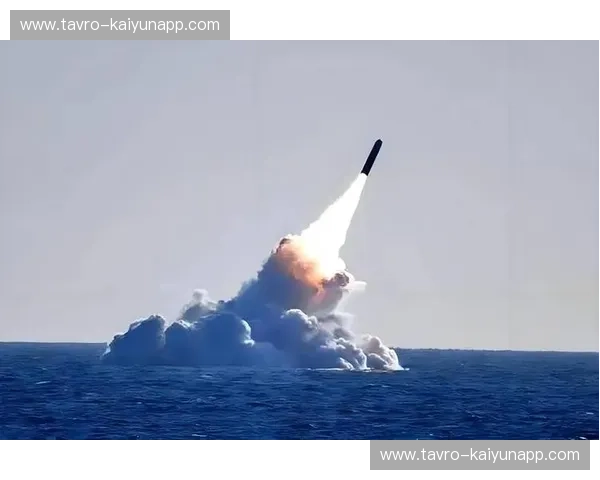 跨越太平洋的博弈：世界巅峰的“美国梦”对比纯净尽头的“长白云之乡”